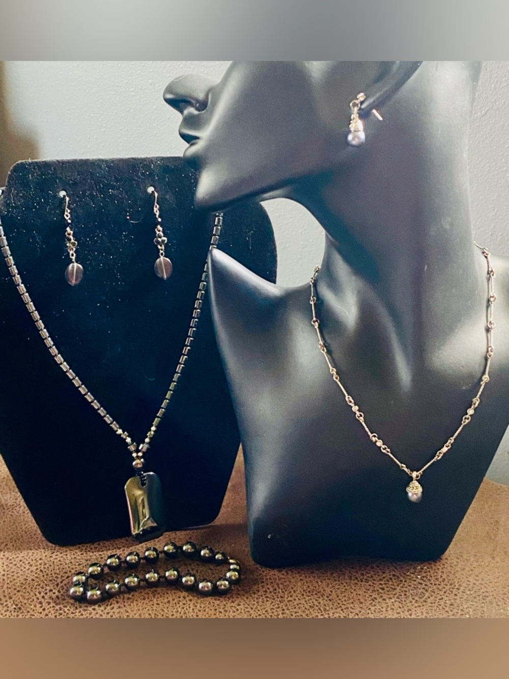 Liz Claiborne dark pearl acorn and Gun Metal Color stone dog tag necklace set